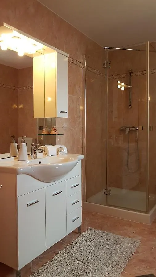 Apartmani Diva Malinska 0*,  Croatia