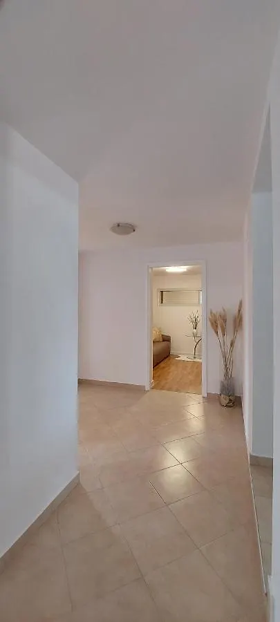 Apartmani Diva Malinska 0*,  Croatia